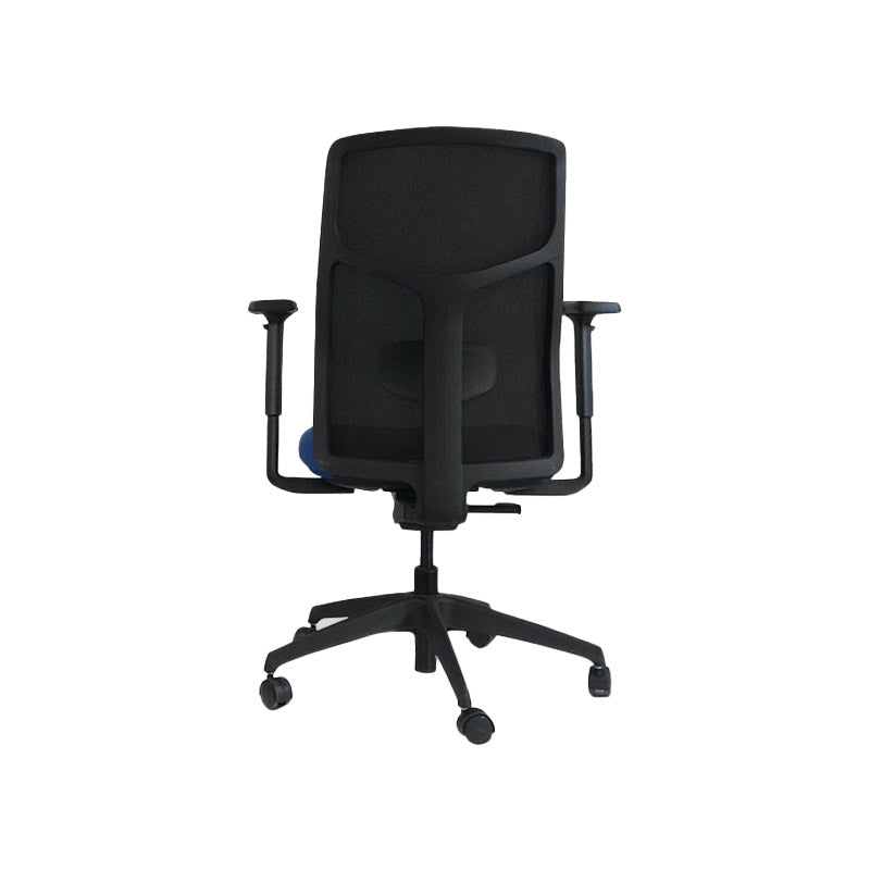 Boss Design: Tauro in blauem Stoff – Bürostuhl – generalüberholt