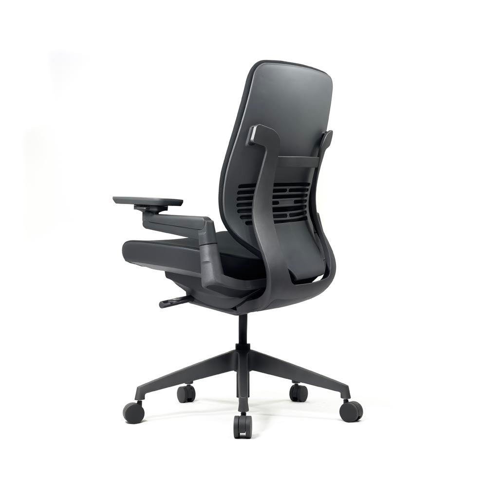 <tc>Steelcase</tc>: Gesture Ergonomischer Arbeitsstuhl mit 360-Grad-Armlehnen – Generalüberholt