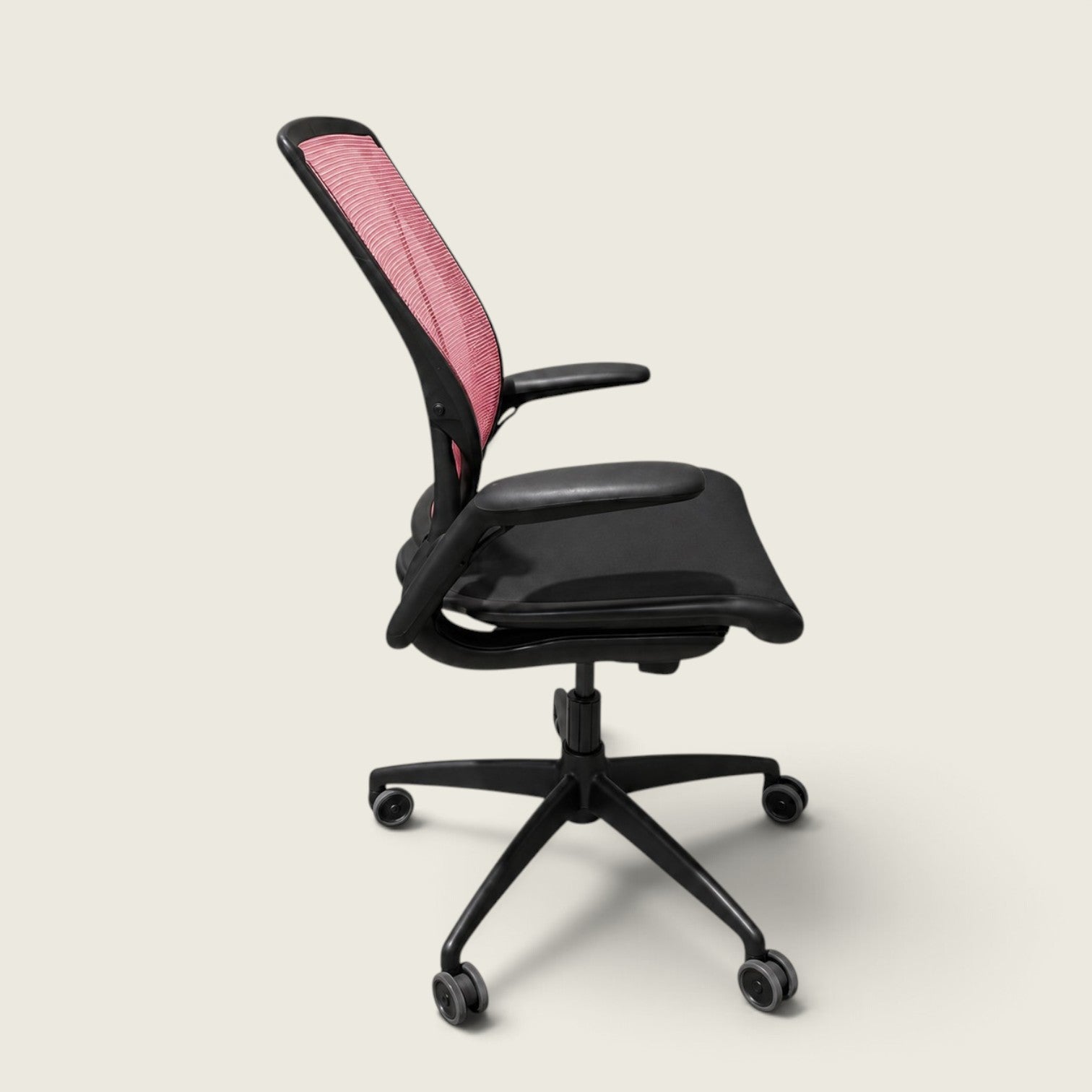 <tc>Humanscale</tc>: <tc>Diffrient World</tc> Bürostuhl mit grünem Netzbezug – generalüberholt