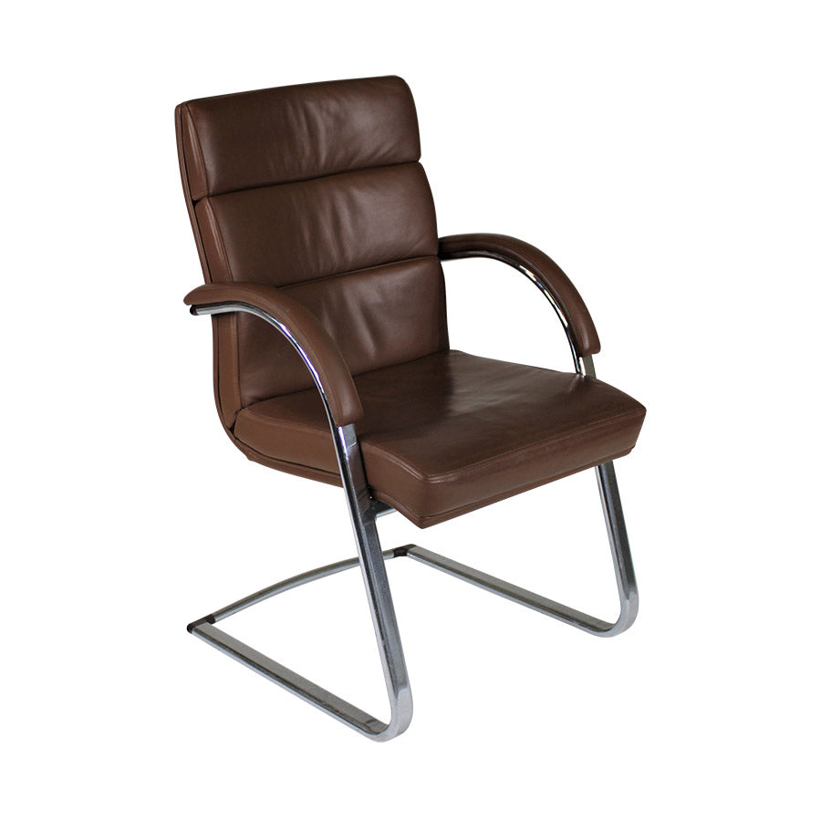 William Hands: Executive Meeting Chair aus braunem Leder – renoviert