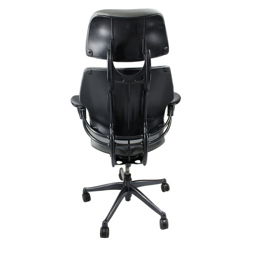 Humanscale: Freedom Headrest Bürostuhl mit hoher Rückenlehne – graues Leder – generalüberholt