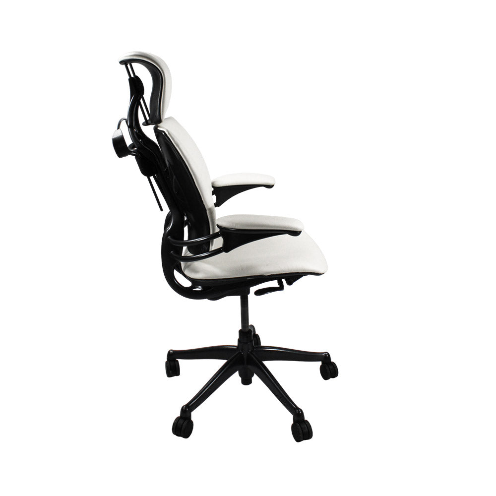 Humanscale: Freedom Headrest Bürostuhl mit hoher Rückenlehne – weißes Leder – generalüberholt