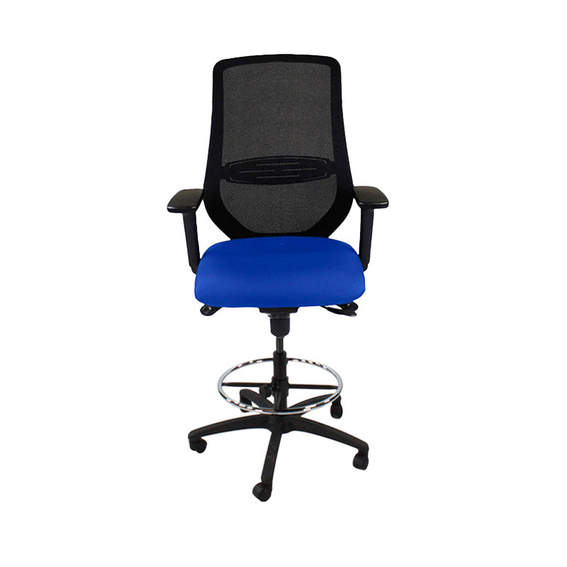 The Office Crowd: Scudo Draftsman Chair aus blauem Stoff – renoviert