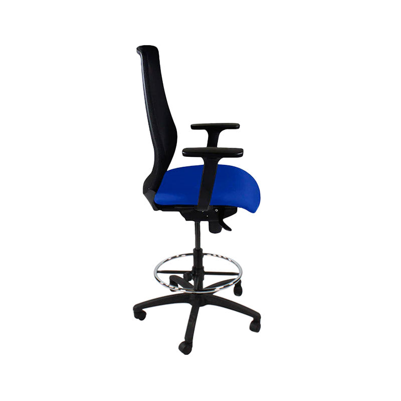 The Office Crowd: Scudo Draftsman Chair aus blauem Stoff – renoviert