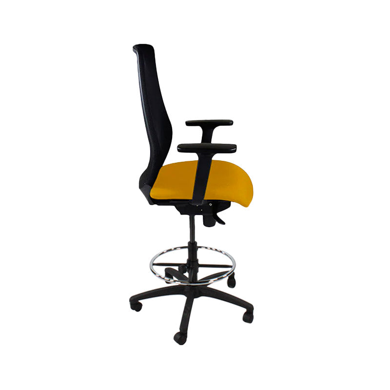 The Office Crowd: Scudo Draftsman Chair aus gelbem Stoff – renoviert