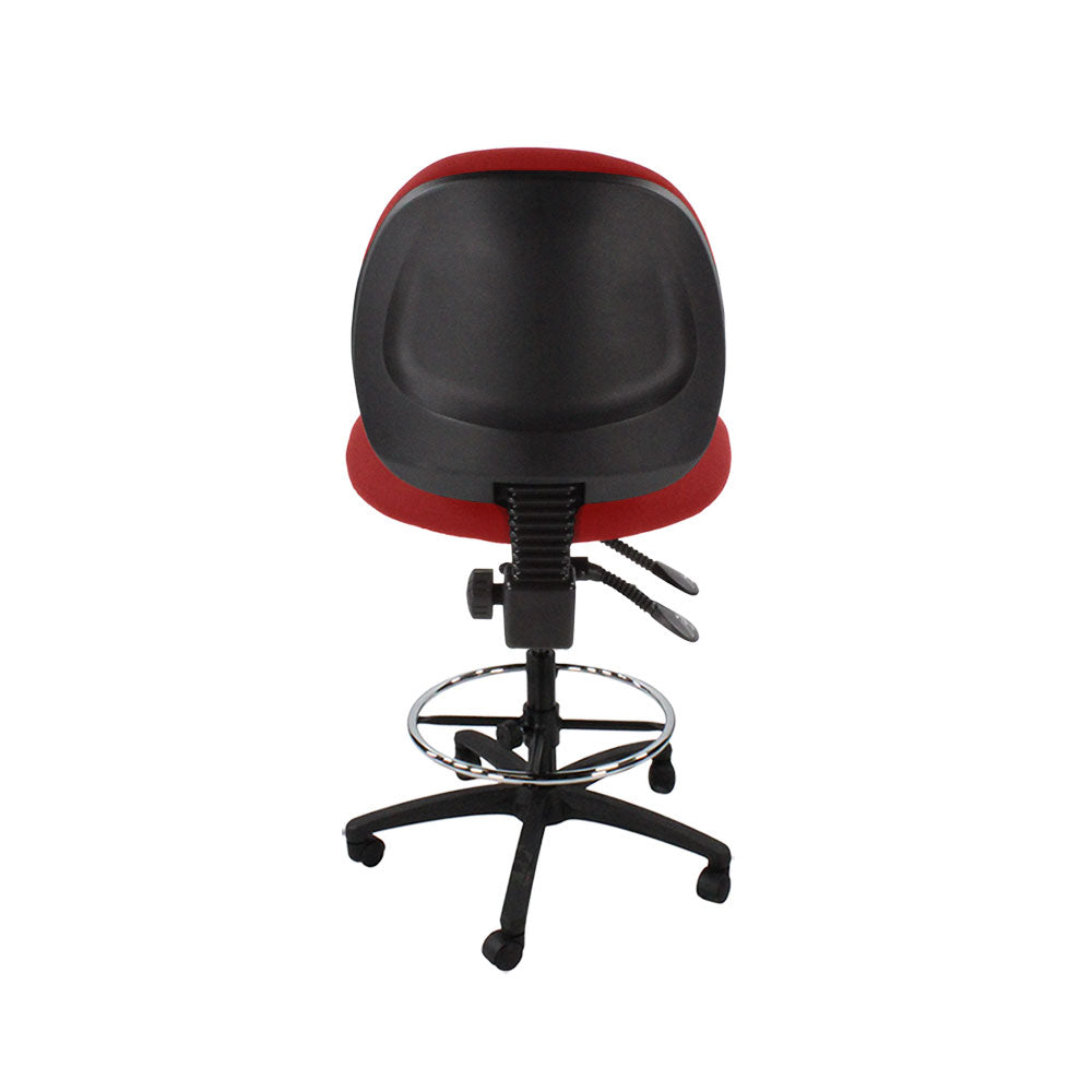 Inhaltsverzeichnis: Scoop Draftsman Chair ohne Armlehnen aus rotem Stoff – generalüberholt
