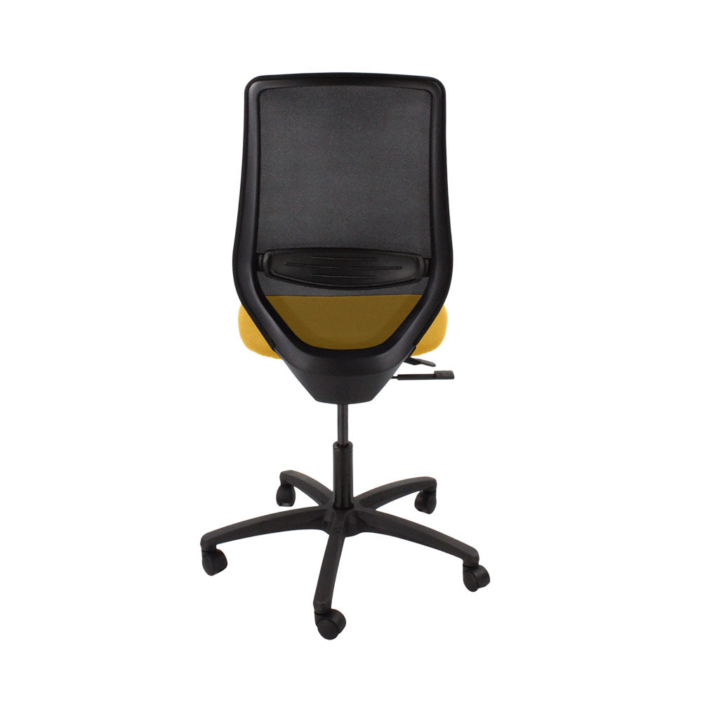 Das Büropublikum: Scudo-Arbeitsstuhl mit gelbem Stoffsitz ohne Armlehnen – generalüberholt