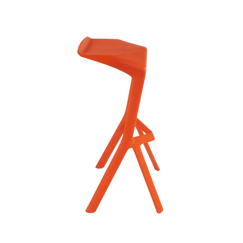 Plank: Miura Hocker in reinem Orange – generalüberholt