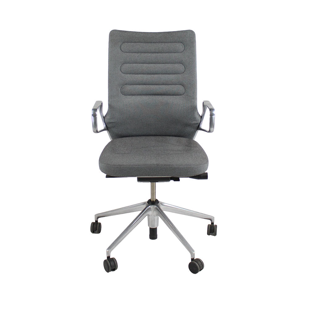 Vitra: AC4 Meeting Chair in grauem Stoff – generalüberholt