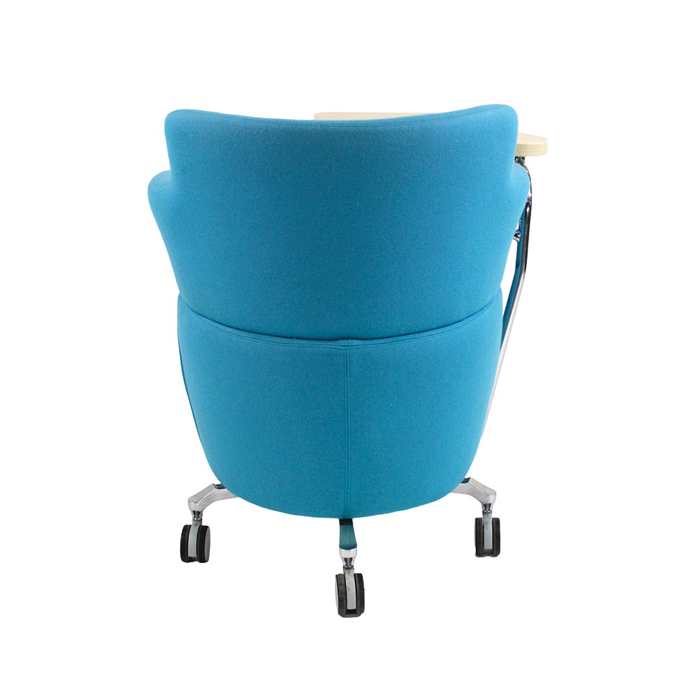Orangebox: Tarn Stuhl aus blauem Stoff mit Tablet – generalüberholt