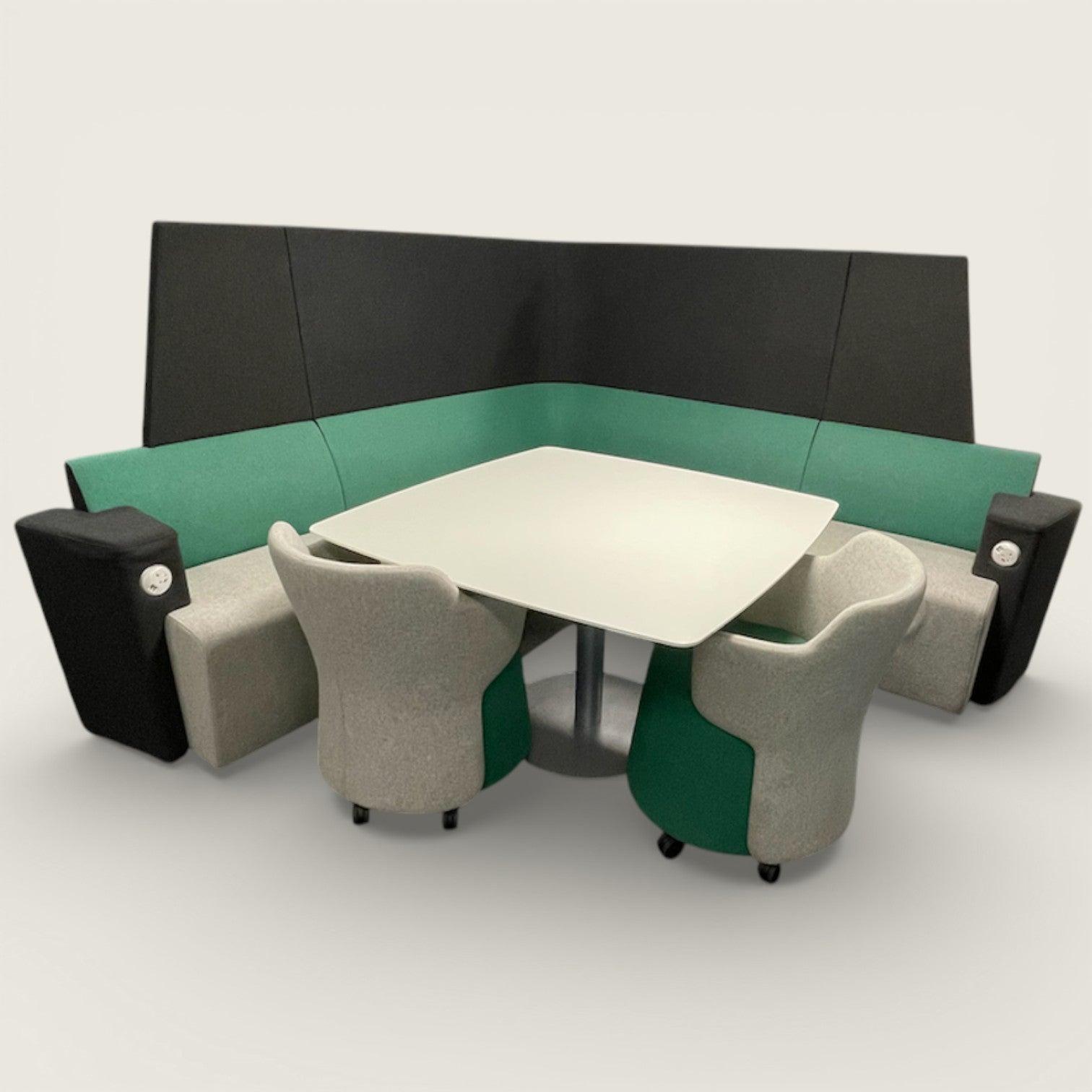 Orangebox: Black and Green Away From The Desk (AFTD) High-Back Booth – generalüberholt