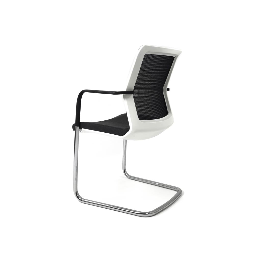 OrangeBox: Workday Meeting Chair in Black Stoff - renoviert