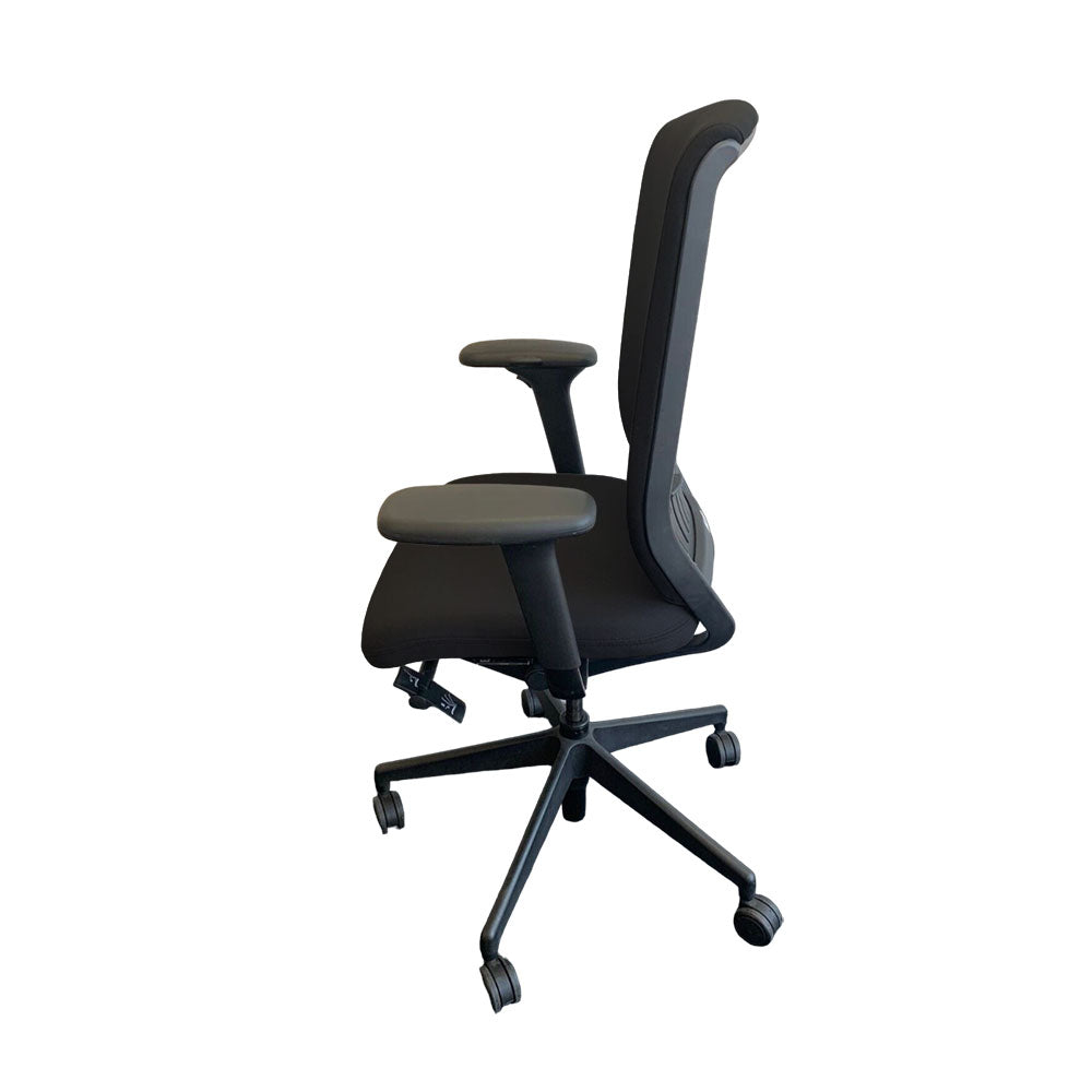 Senator: Evolve-Stuhl mit hoher Rückenlehne und höhenverstellbaren Armlehnen aus schwarzem Leder – generalüberholt