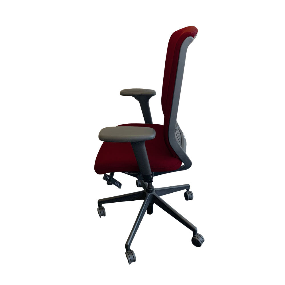 Senator: Evolve-Stuhl mit hoher Rückenlehne und höhenverstellbaren Armlehnen aus burgunderfarbenem Leder – generalüberholt