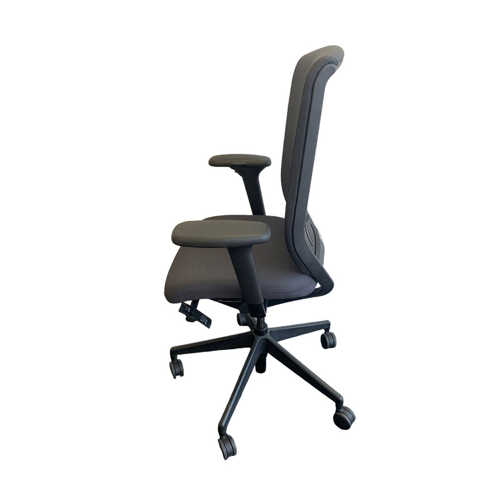 Senator: Evolve-Stuhl mit hoher Rückenlehne und höhenverstellbaren Armlehnen aus grauem Stoff – generalüberholt