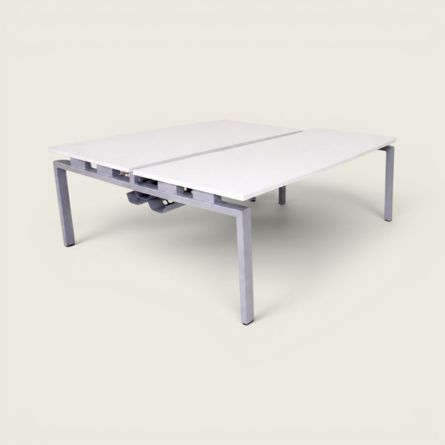 <tc>Senator</tc> Bench Desk 2 Way - 1400 mm x 1600 mm Workstation - Generalüberholt