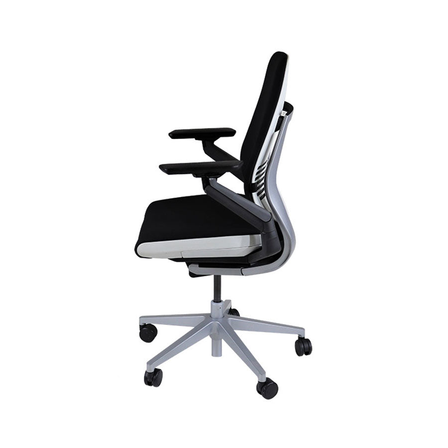 Steelcase: Gesture Ergonomischer Bürostuhl – schwarzer Stoff – generalüberholt