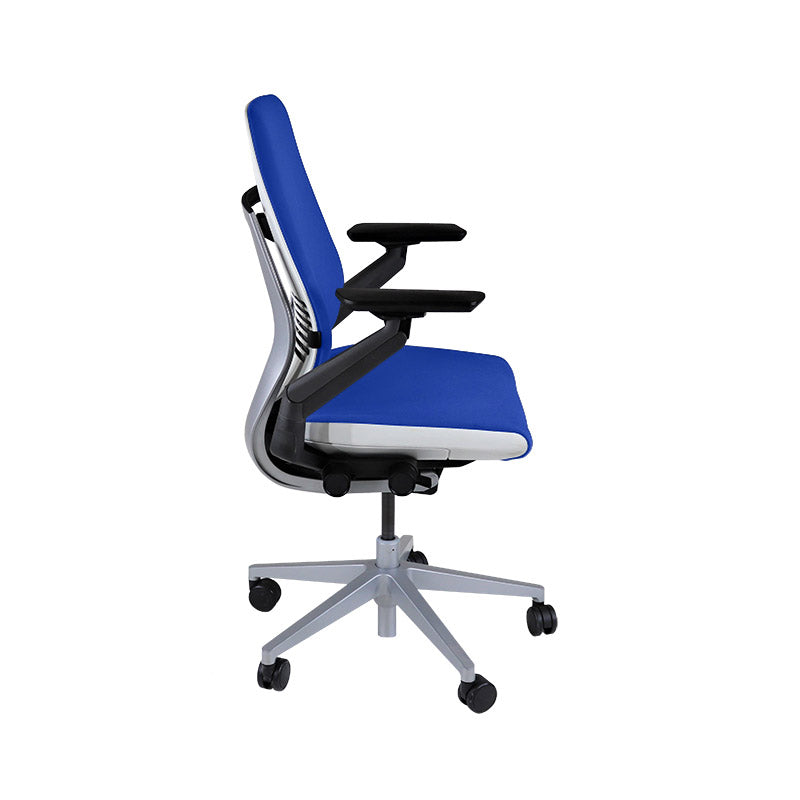 Steelcase: Gesture Ergonomischer Bürostuhl – Blauer Stoff – generalüberholt