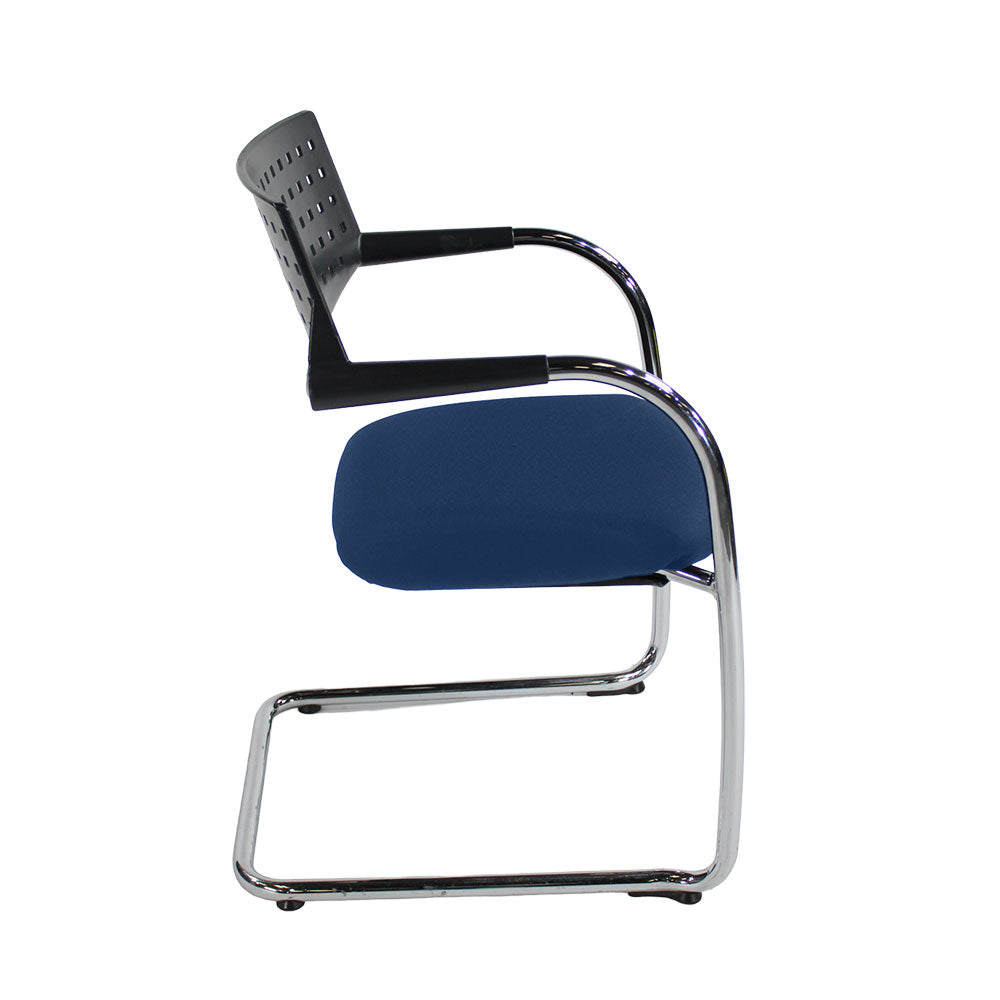 Vitra: VisaVis Meeting Chair in blauem Stoff – generalüberholt