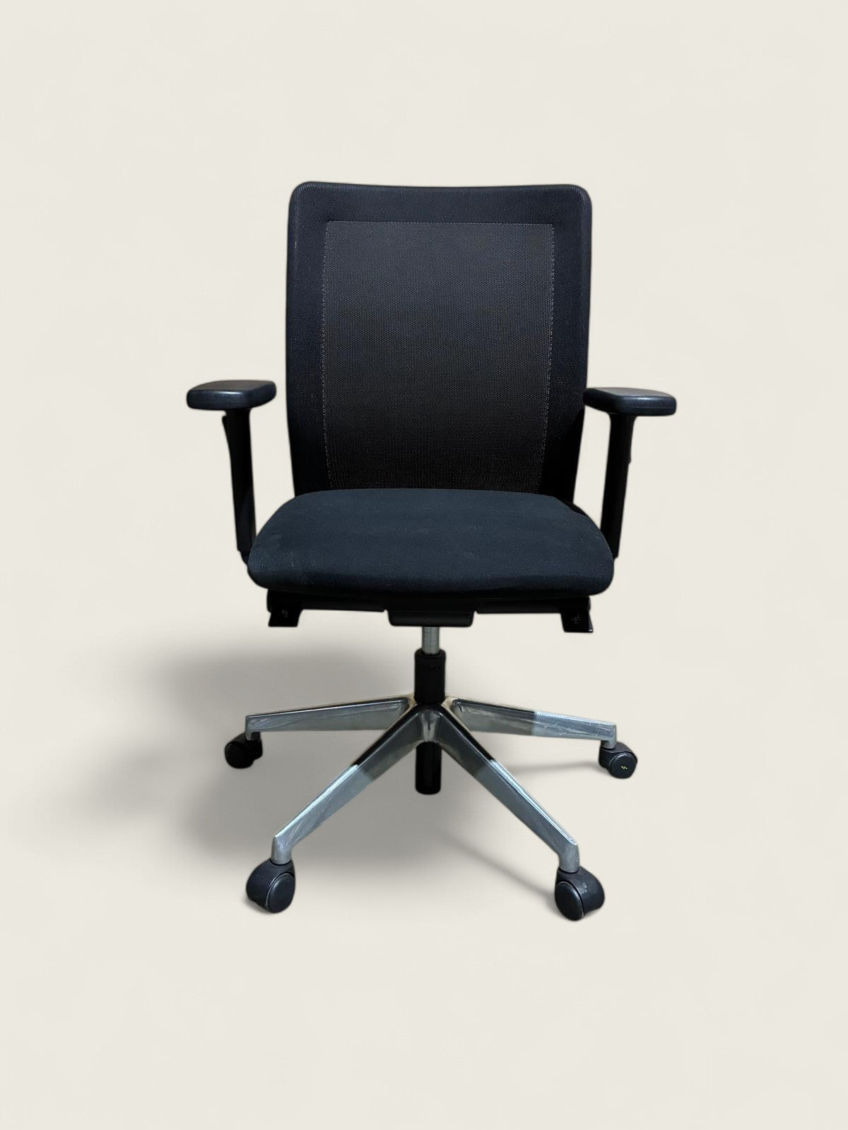 Weisner Hagar: Arbeitsstuhl – renoviert