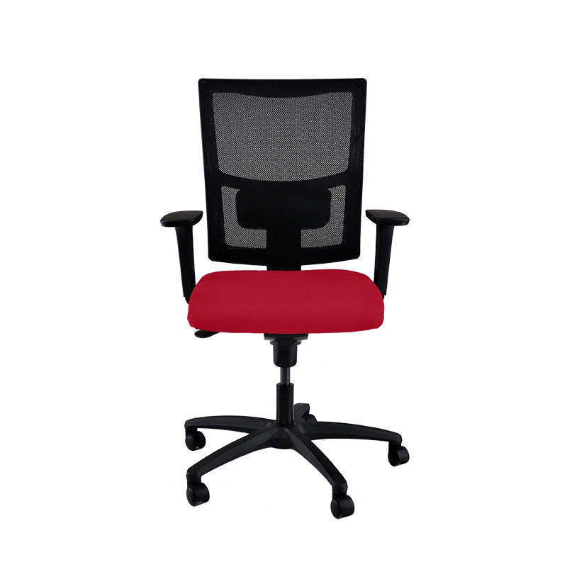 Der Office Crowd: Ergo-Arbeitsstuhl aus rotem Stoff – generalüberholt