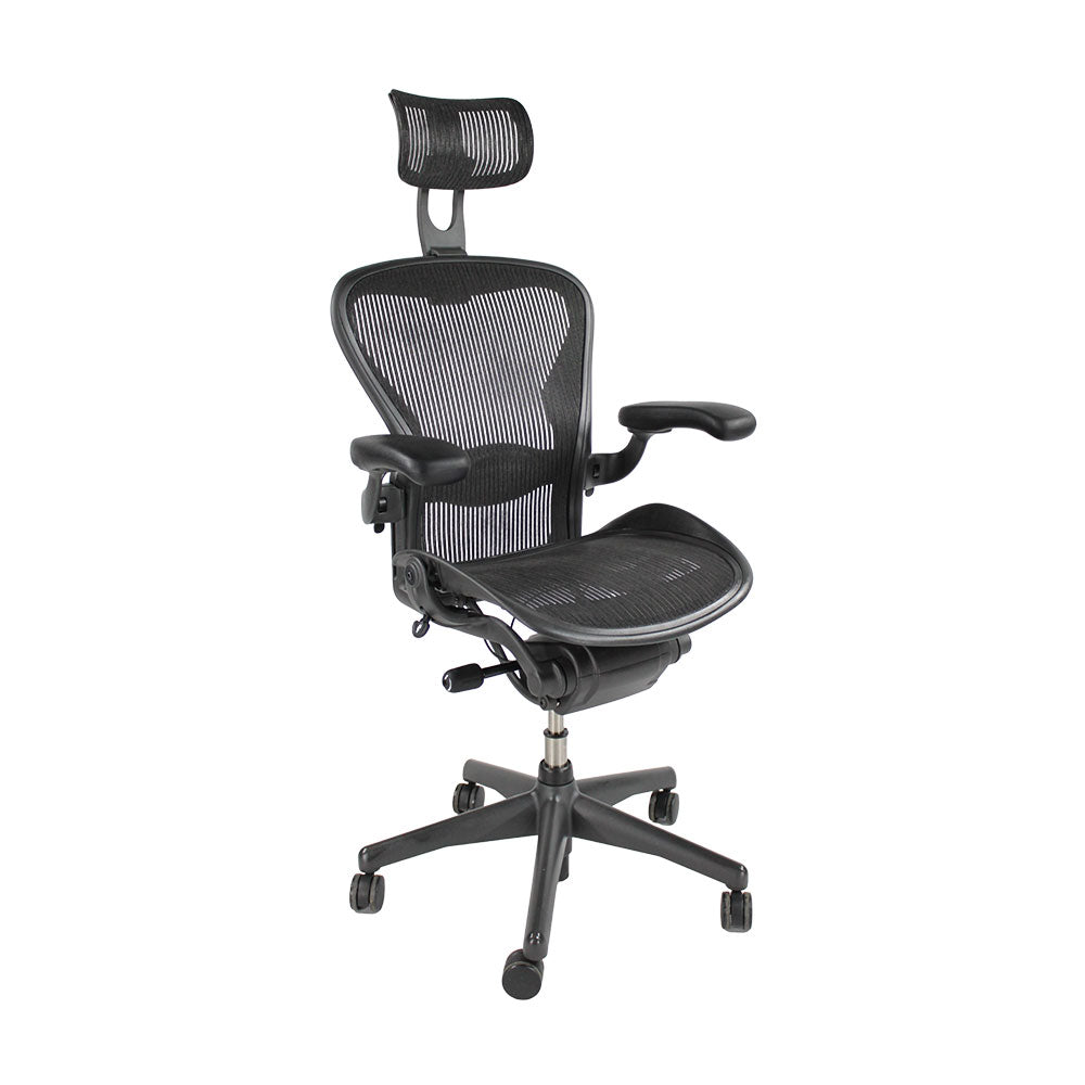 Herman Miller: Aeron Size B Full House with Headrest in Graphite - Refurbished