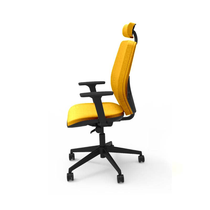 The Office Crowd: Bürostuhl Hide – hohe Rückenlehne mit Kopfstütze aus gelbem Stoff – generalüberholt